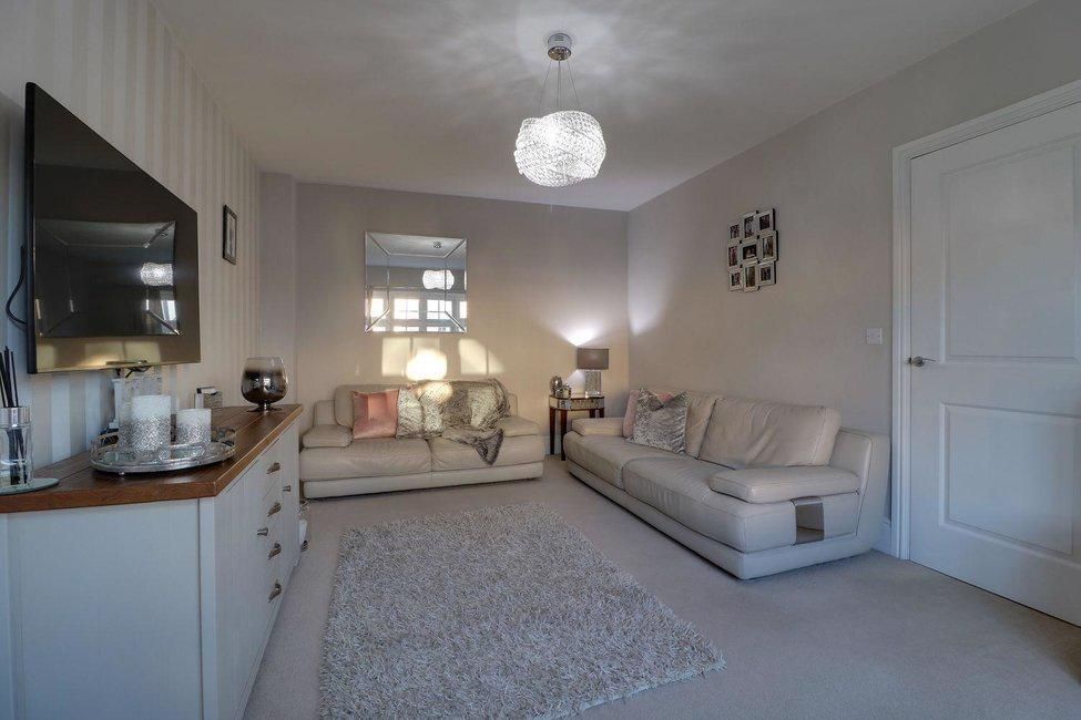 Property photo 2 of 11