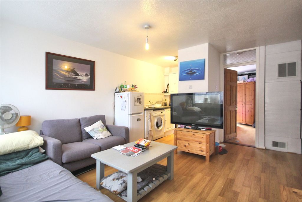 Property photo 3 of 7 Picture No. 05