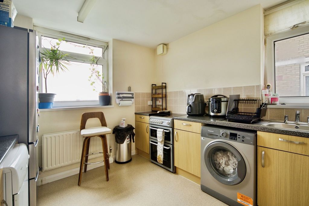 Property photo 2 of 12 Pbox-Img.Jpg