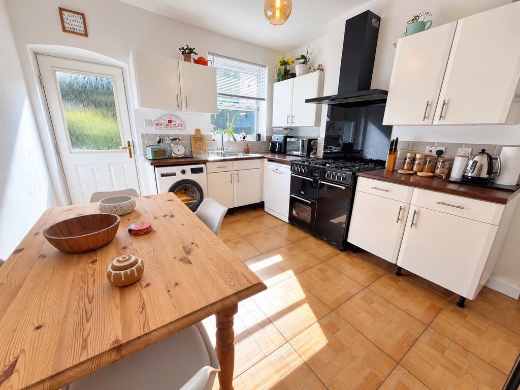 Property photo 2 of 24