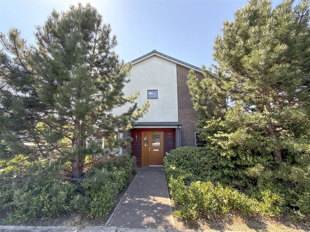 Property photo 1 of 15 External