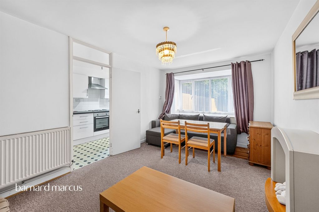 Property photo 3 of 12