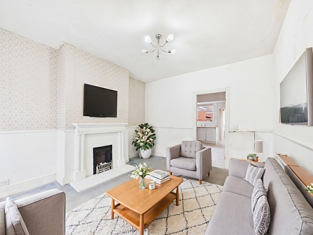 Property photo 3 of 12 4800667