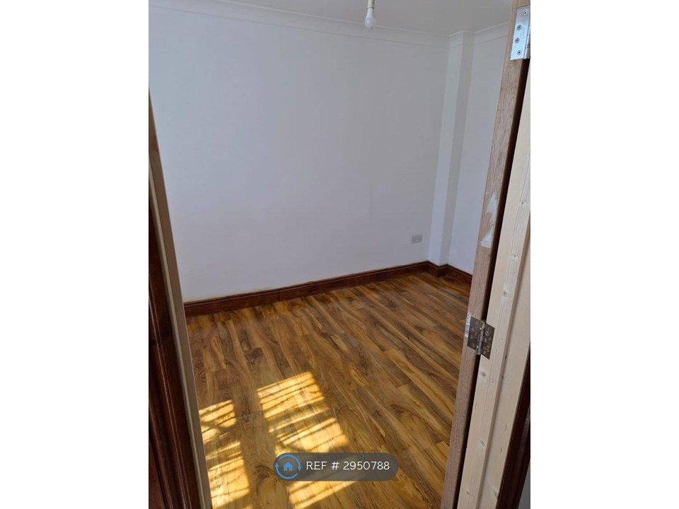 Property photo 3 of 27