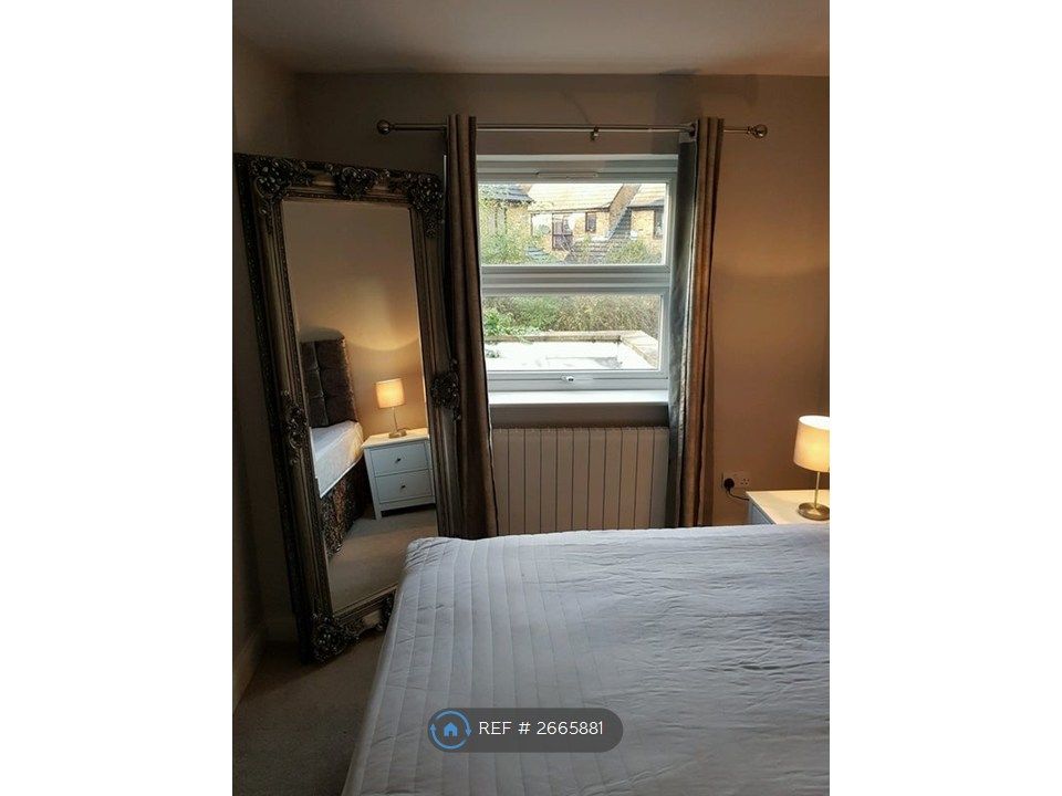 Property photo 2 of 6 Bedroom 2