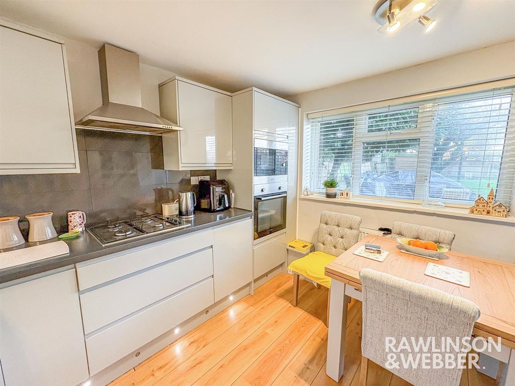 Property photo 3 of 14 Img_1233.Jpg