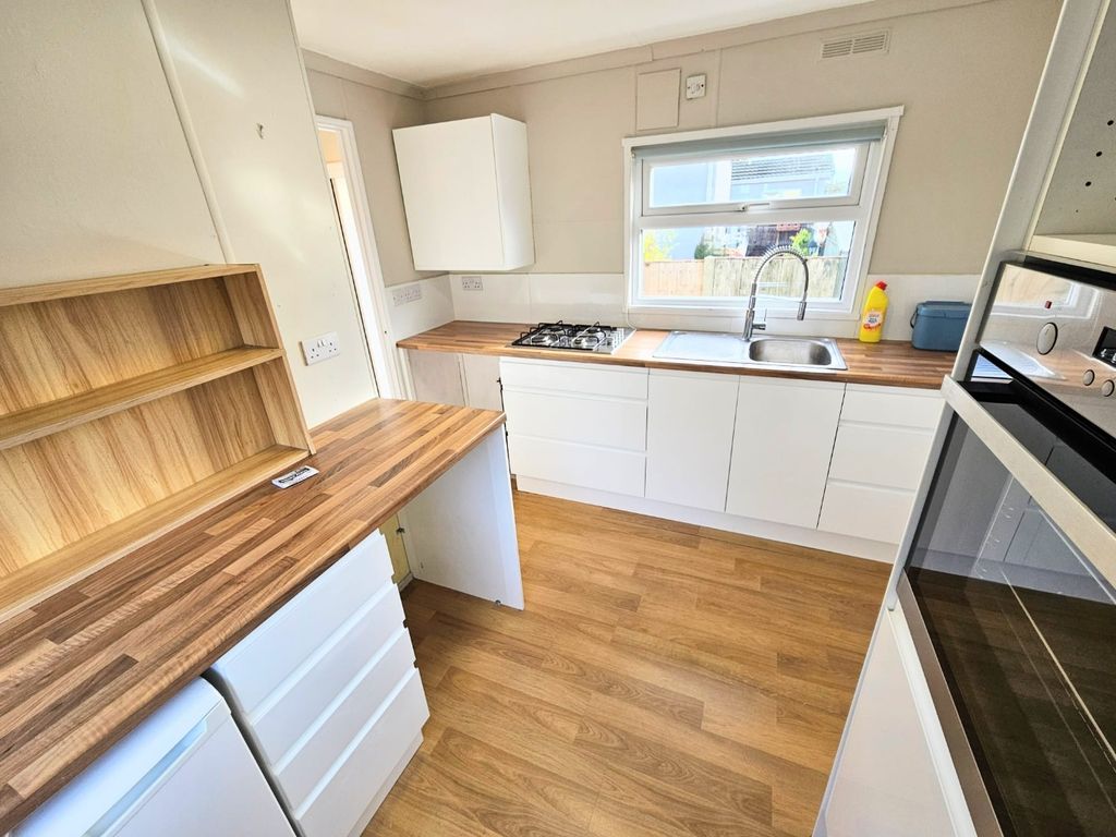 Property photo 2 of 13 4248322