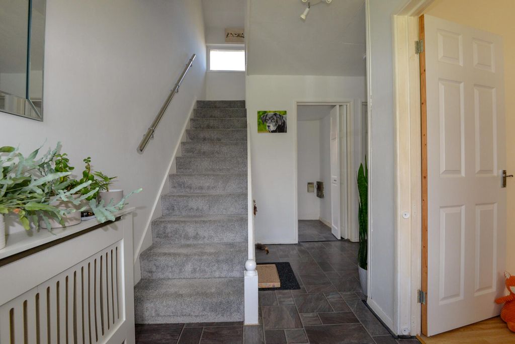 Property photo 2 of 22 Hallway