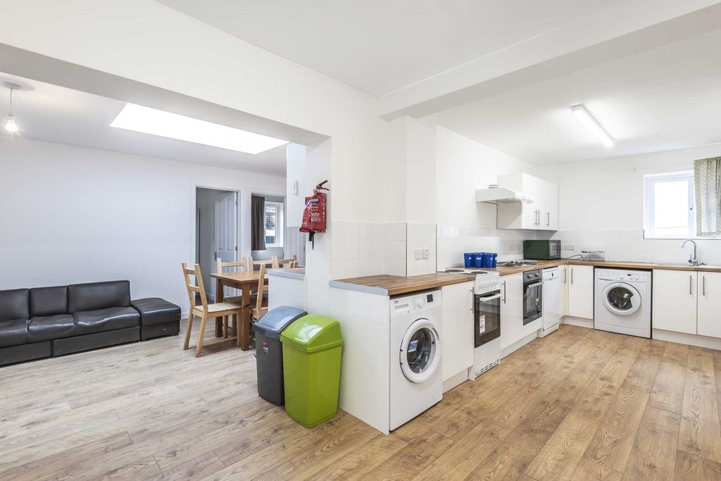 Property photo 2 of 8 Bright Open-Plan Kitchen And Living Area With Mode...