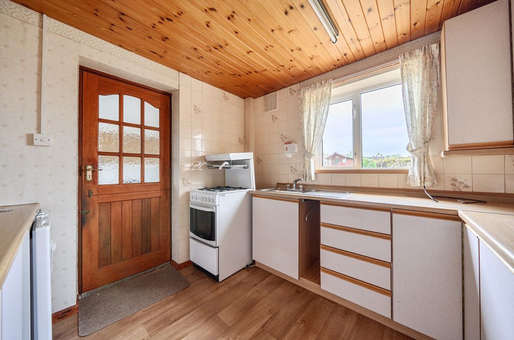 Property photo 3 of 21 1450613-10-69F109...