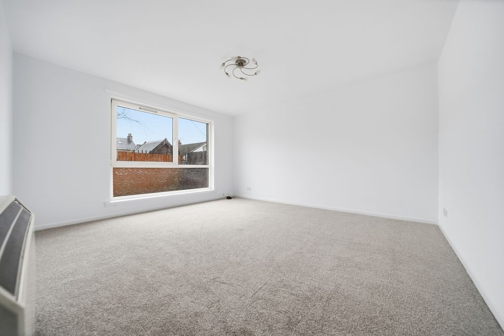 Property photo 3 of 25