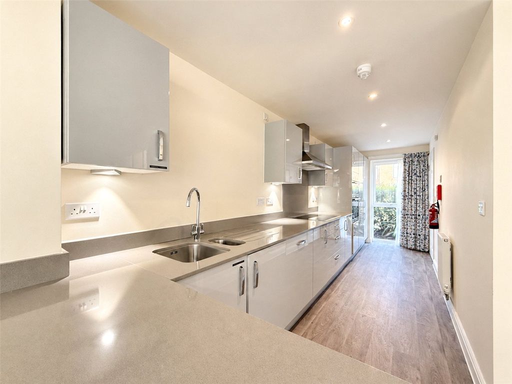 Property photo 3 of 15 Picture No. 05