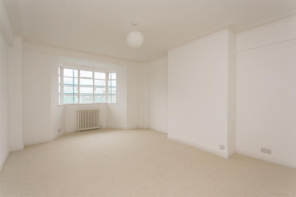 Property photo 3 of 5 10-Corner-Fielde-1.Jpg