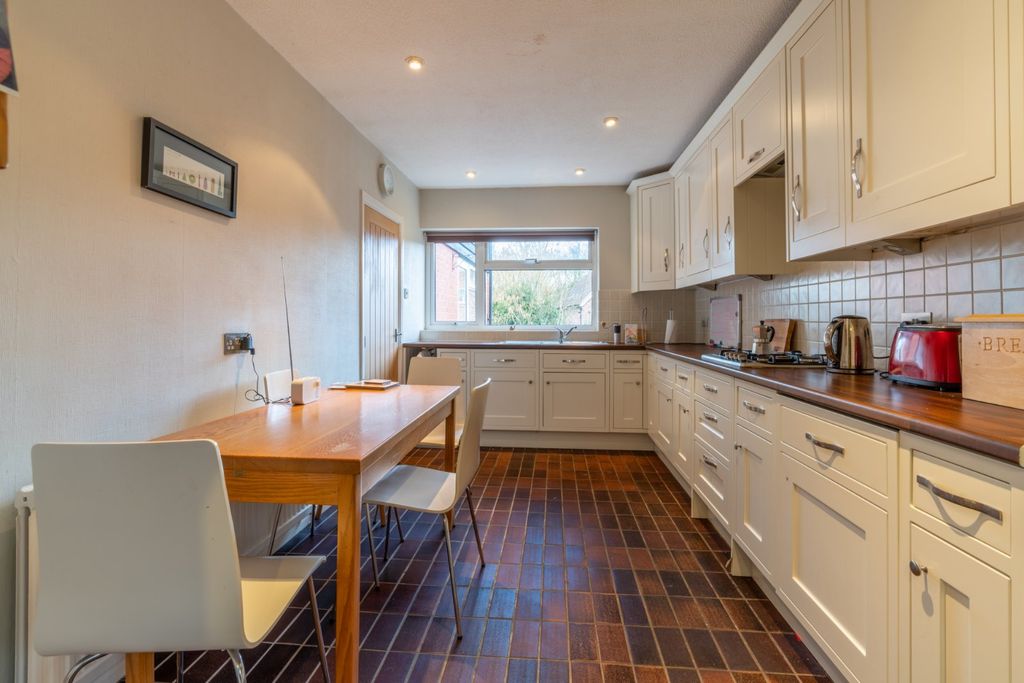 Property photo 2 of 12 Kitchen