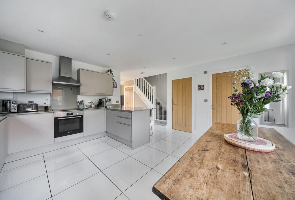 Property photo 2 of 18 1356421-13-68d16B...