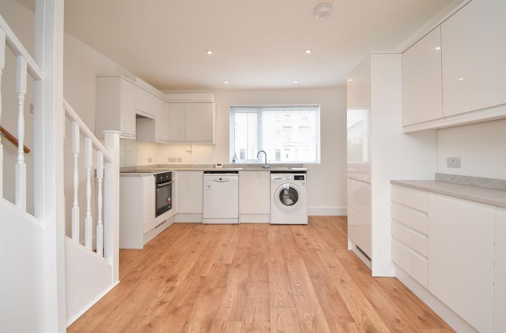 Property photo 1 of 15 Kitchen/Diner