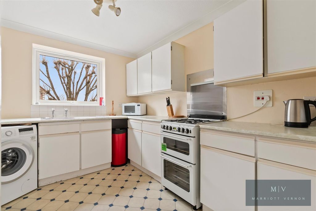 Property photo 2 of 11 St. Arvans Close 9 MV-3.Jpg