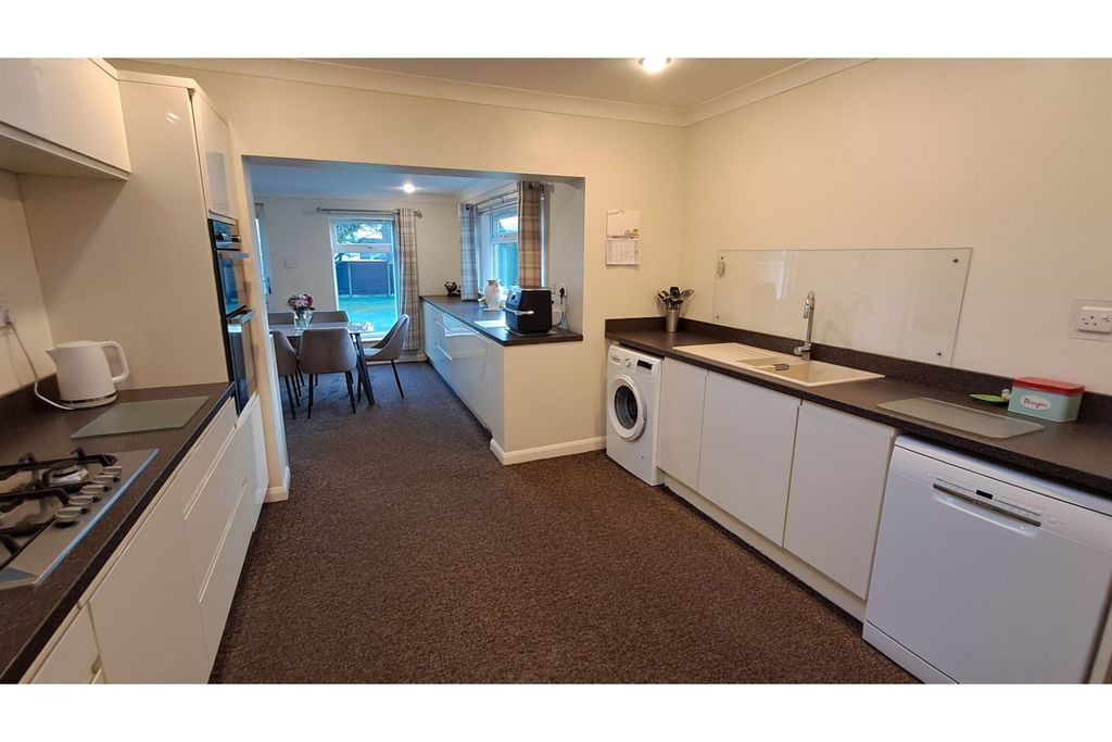 Property photo 3 of 20 Kitchen/Family Room