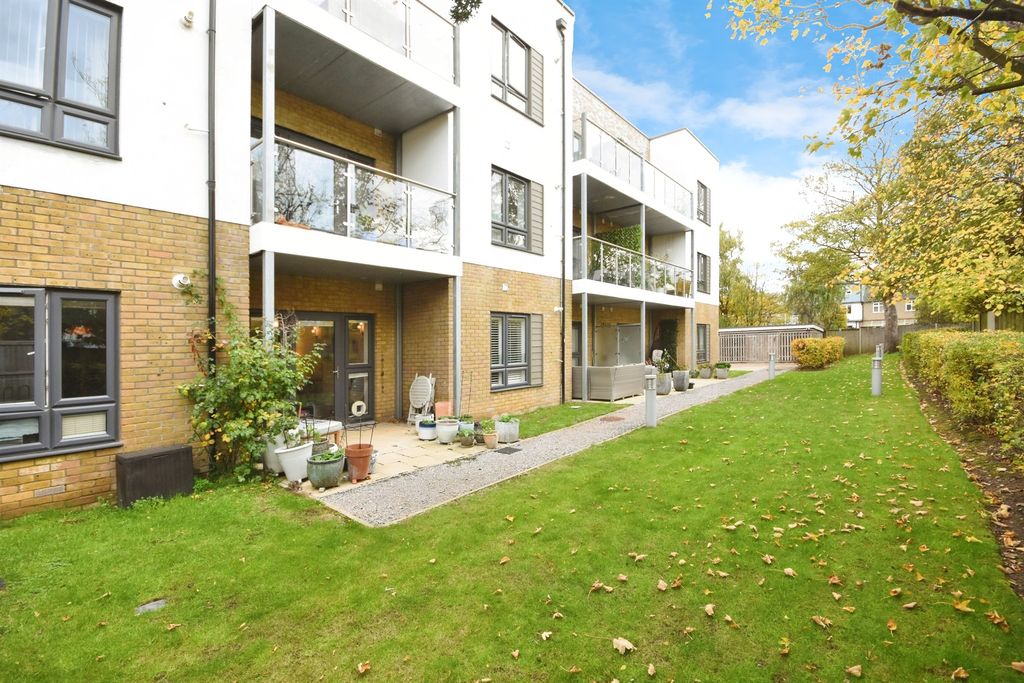 Property photo 2 of 16