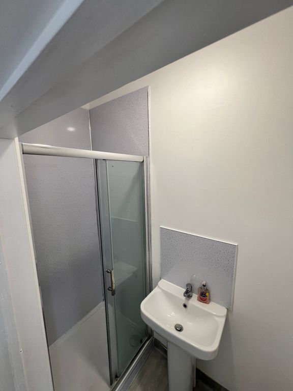 Property photo 2 of 3 Shared Bathroom