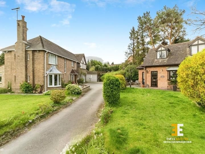 Property photo 1 of 33