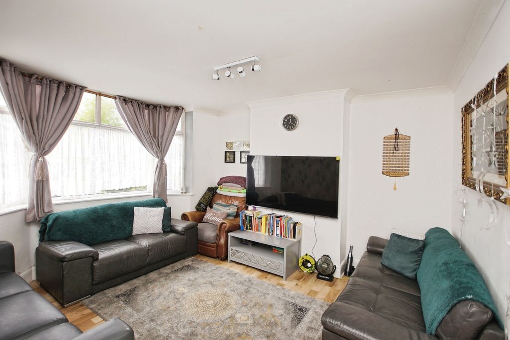 Property photo 2 of 17 Photo