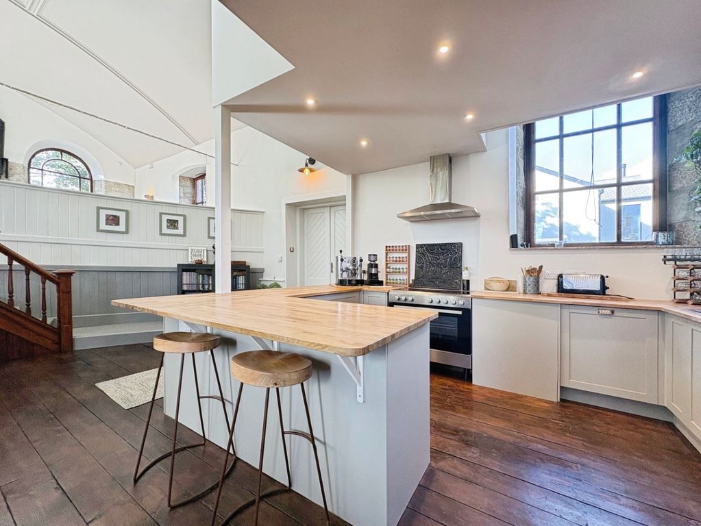 Property photo 3 of 40 5903564