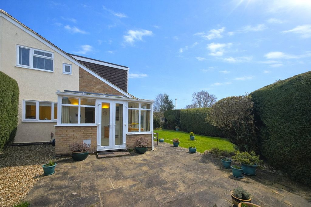 Property photo 2 of 18 Picture No. 37