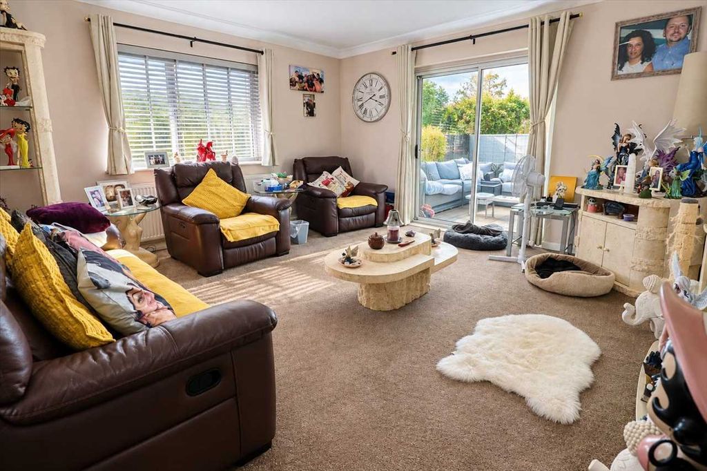 Property photo 2 of 13