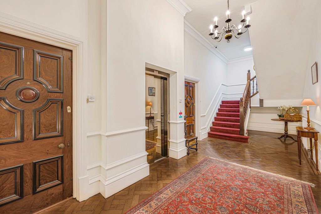 Property photo 3 of 26 Main Hall