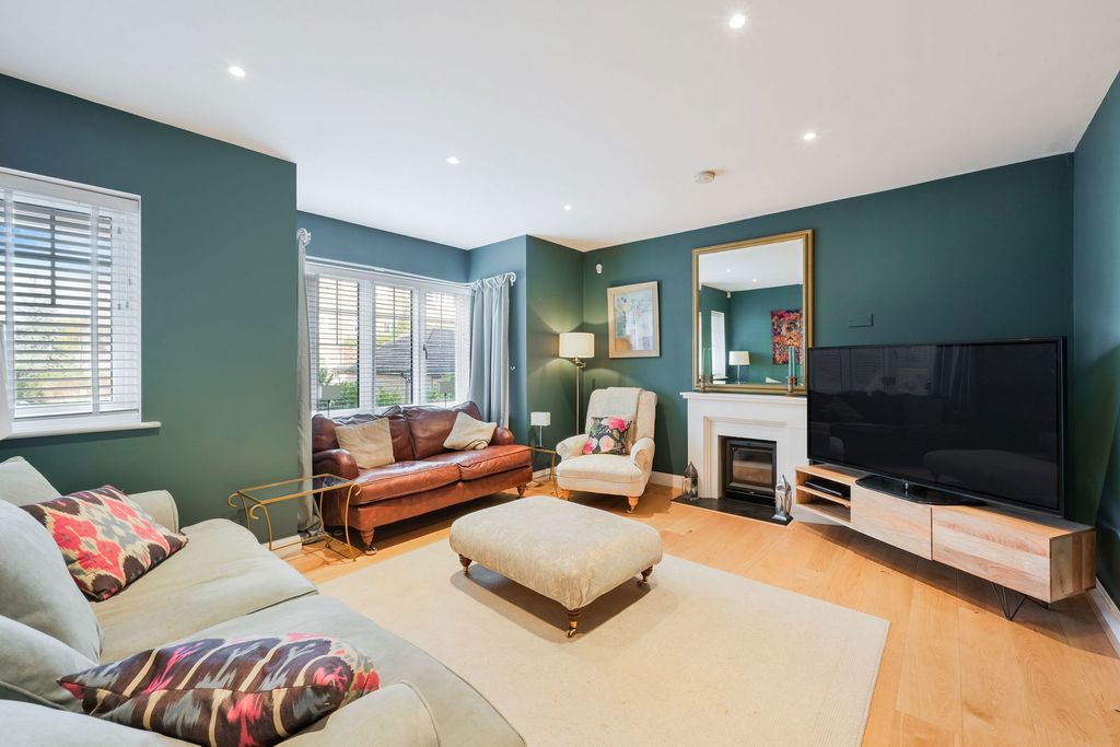 Property photo 2 of 23