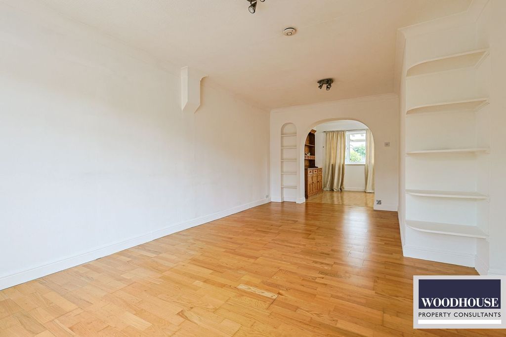 Property photo 2 of 31
