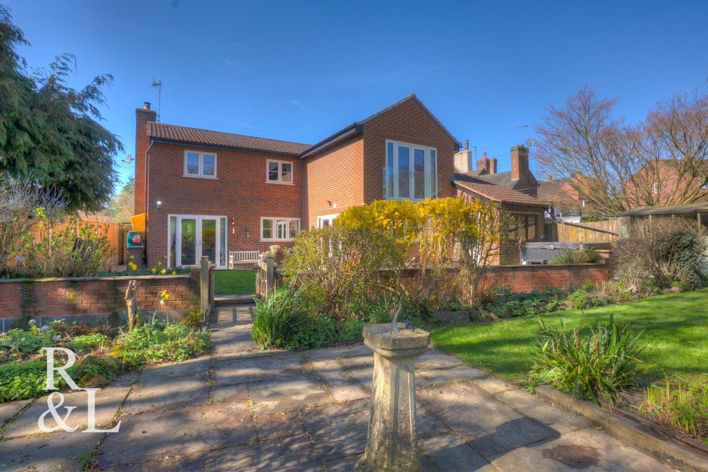 Property photo 1 of 44 28 Field View (9).Jpg