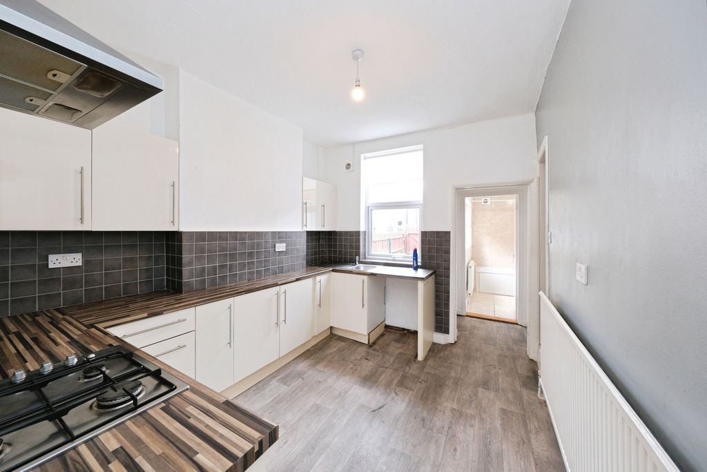 Property photo 3 of 11 Pbox-Img.Jpg