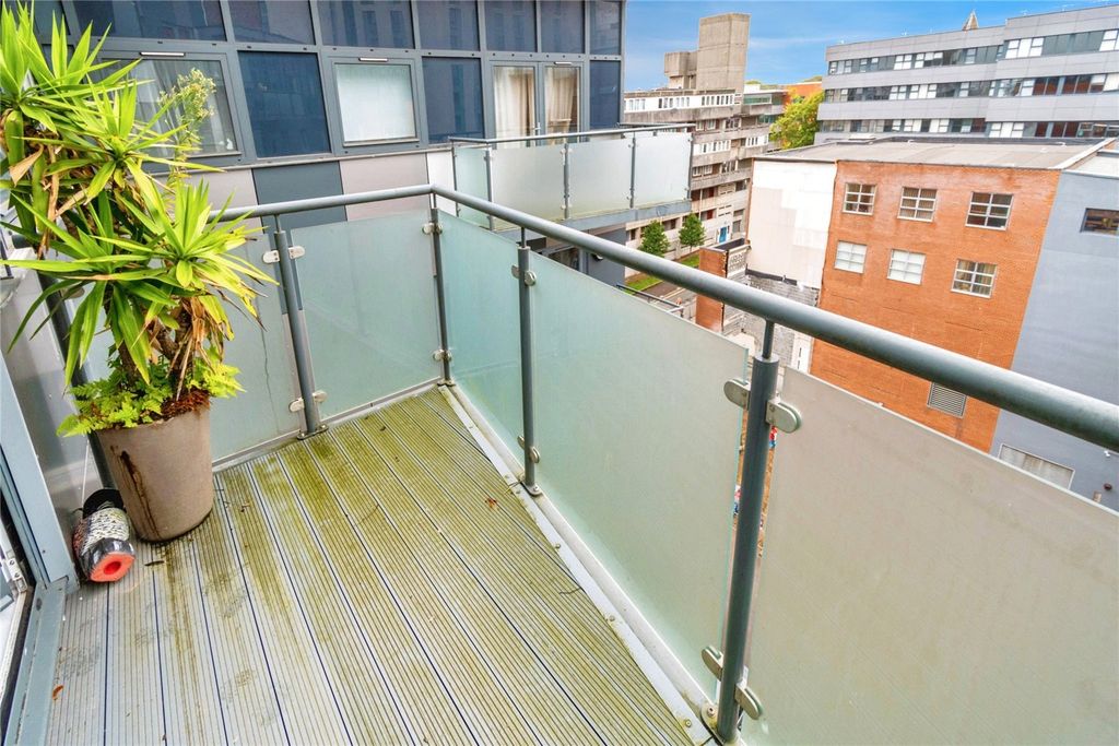 Property photo 2 of 14 Picture No. 22