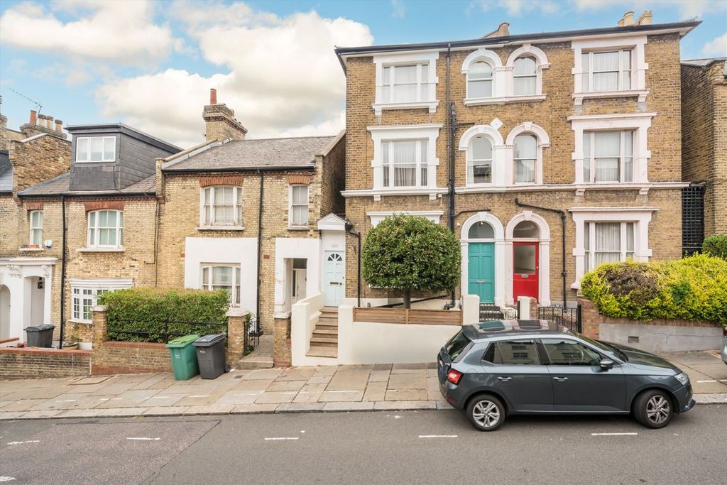 Property photo 1 of 11