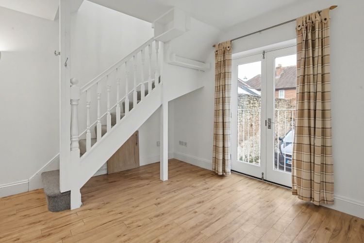 Property photo 2 of 7 322868