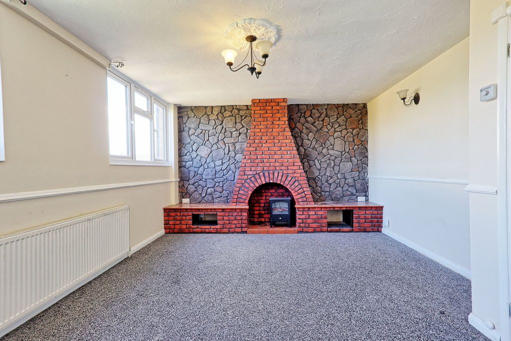 Property photo 3 of 26