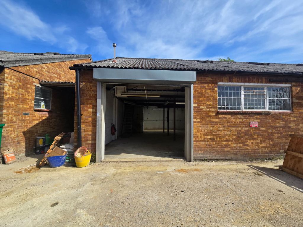 Property photo 1 of 4