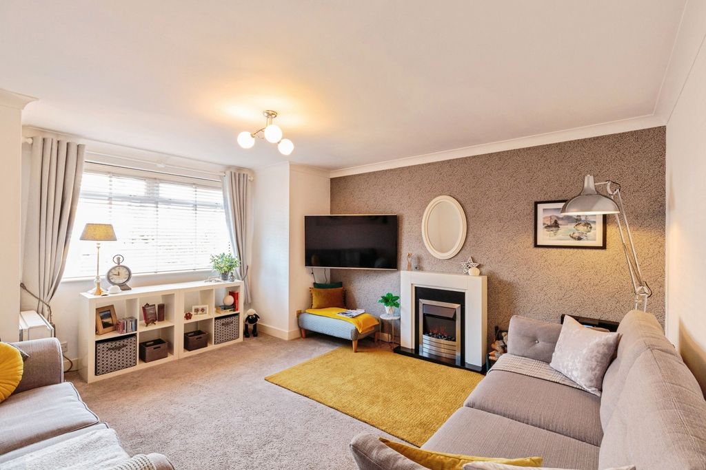 Property photo 2 of 15 Photo