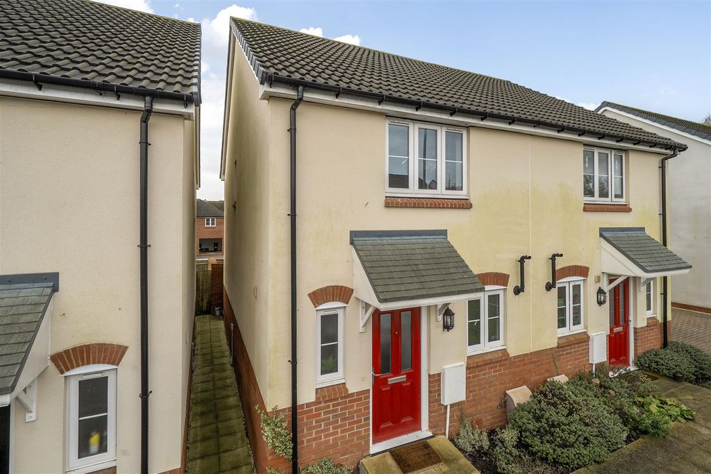 Property photo 1 of 14 Front Aspect