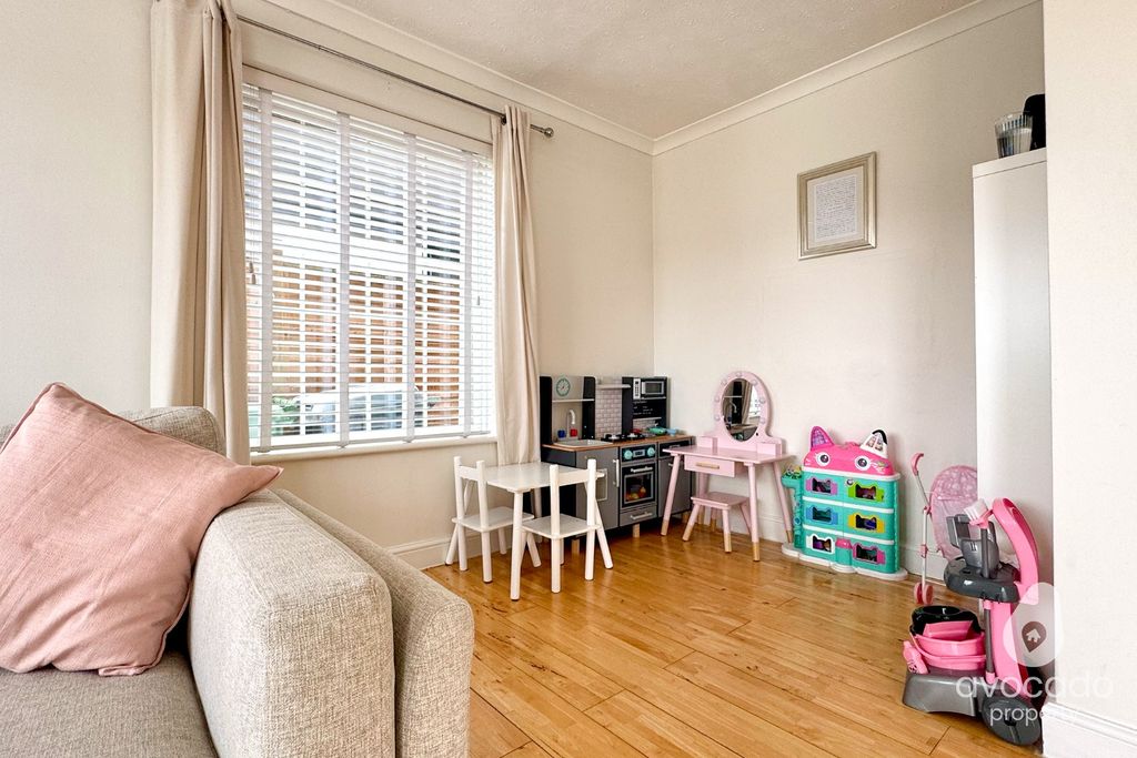 Property photo 3 of 18 5102244