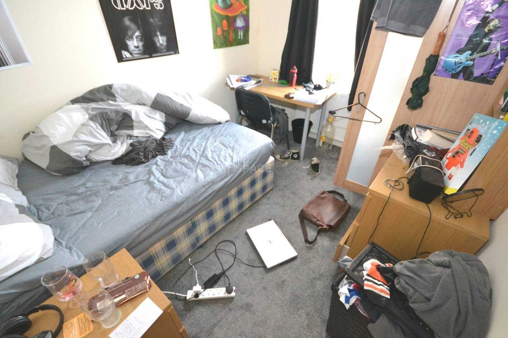 Property photo 3 of 9