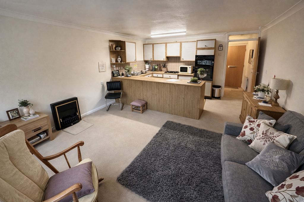 Property photo 2 of 12