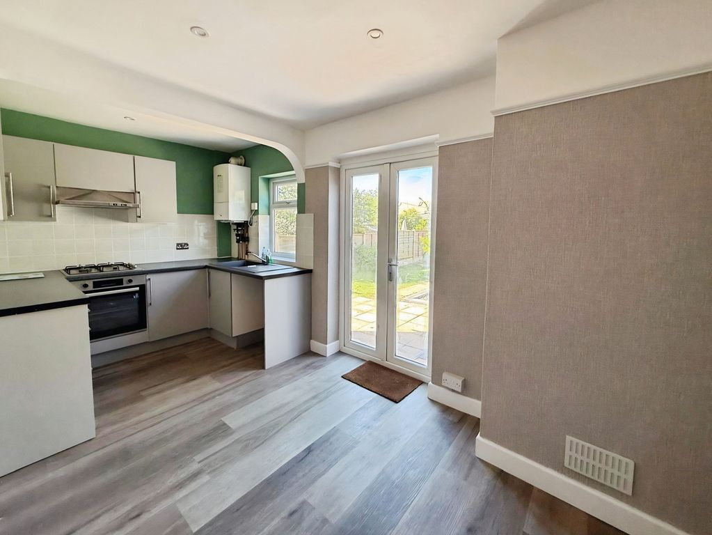 Property photo 3 of 11 Photo 10