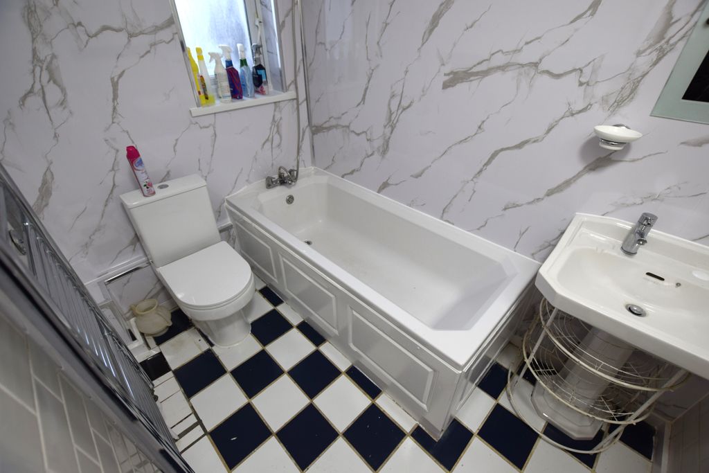 Property photo 3 of 8