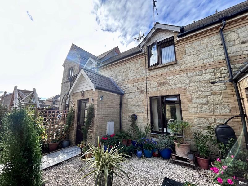 Property photo 2 of 11 Photo 1