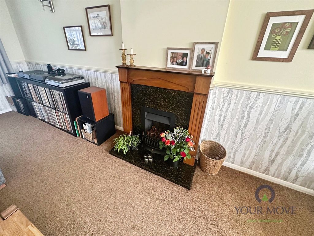 Property photo 2 of 20 Feature Fireplace
