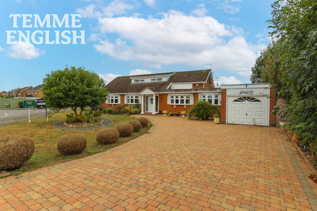Property photo 1 of 32