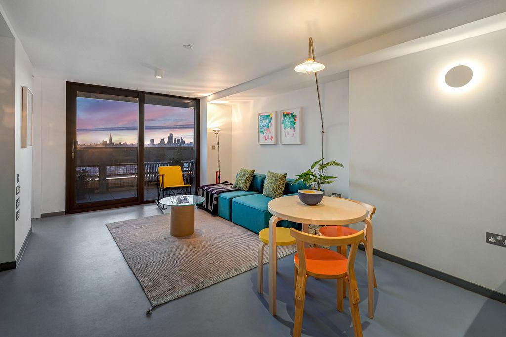 Property photo 3 of 24